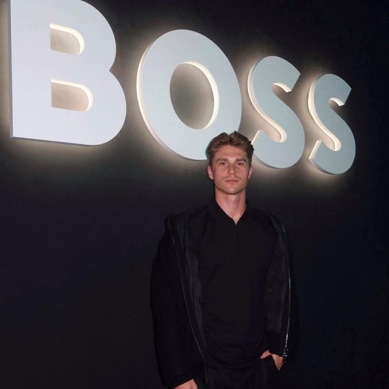 Experiencing+the+past+and+the+future+with++@boss+you+surprising+everyone+again+with+an+insane+show!+#beyourownboss+ad